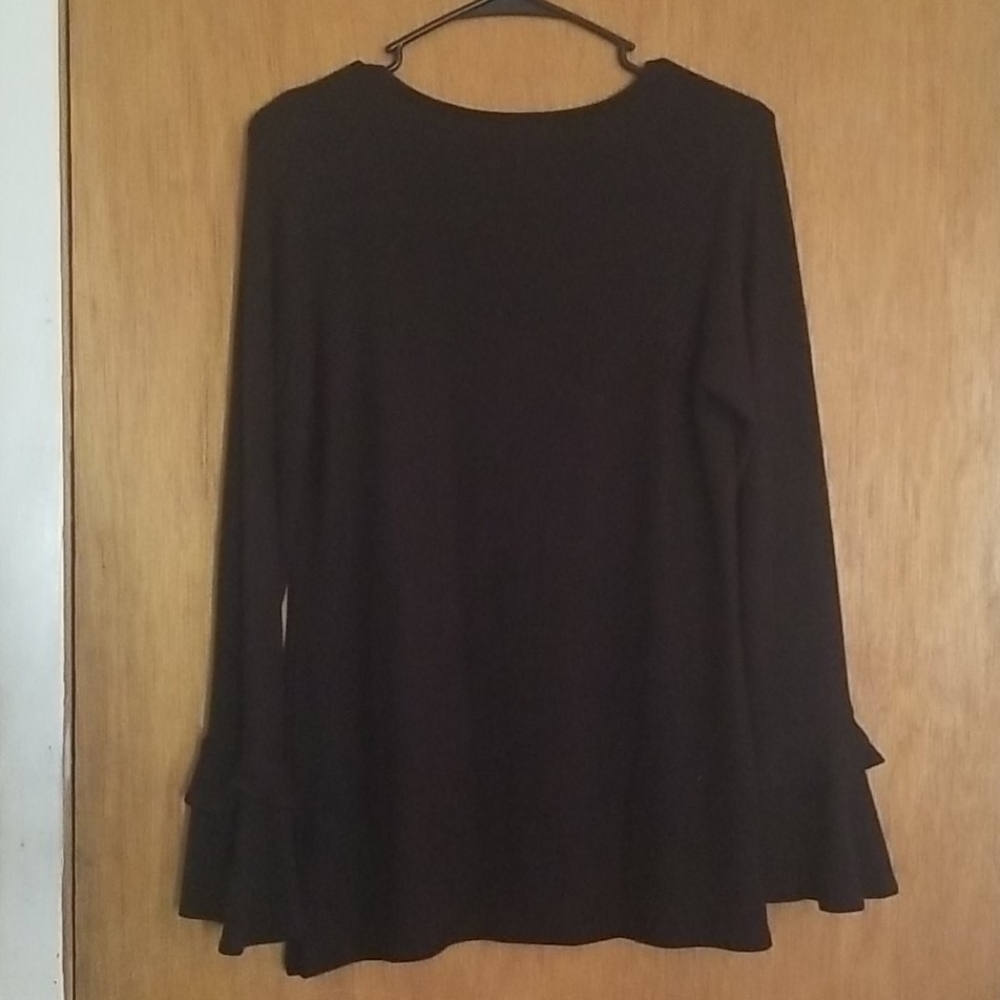 NWOT Sweater by magic fit